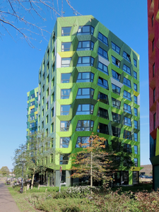 912241 Gezicht op twee flats op het project De Kwekerij op de hoek van de Burgemeester ter Pelkwijklaan en de ...